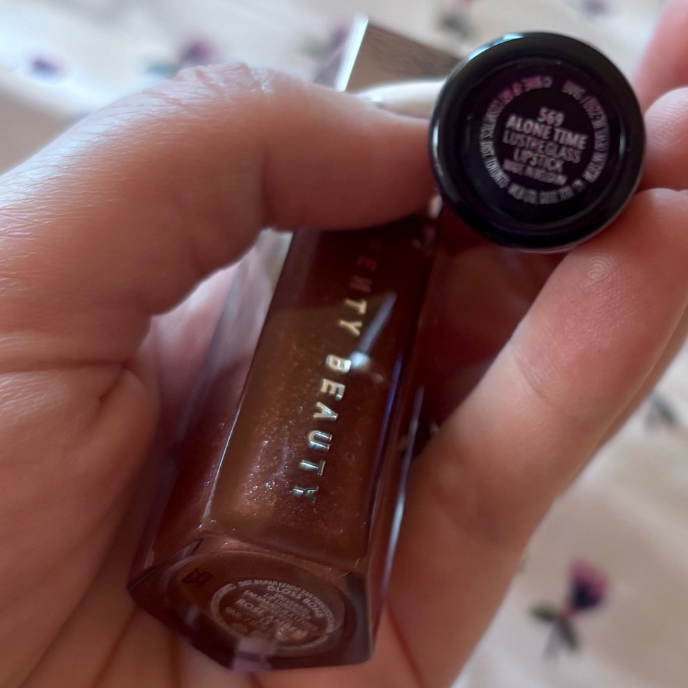 Fenty Beauty Gloss Bomb “Amber Rose” & Mac “Alone Time” Lip Product Duo - Picture 2 of 5